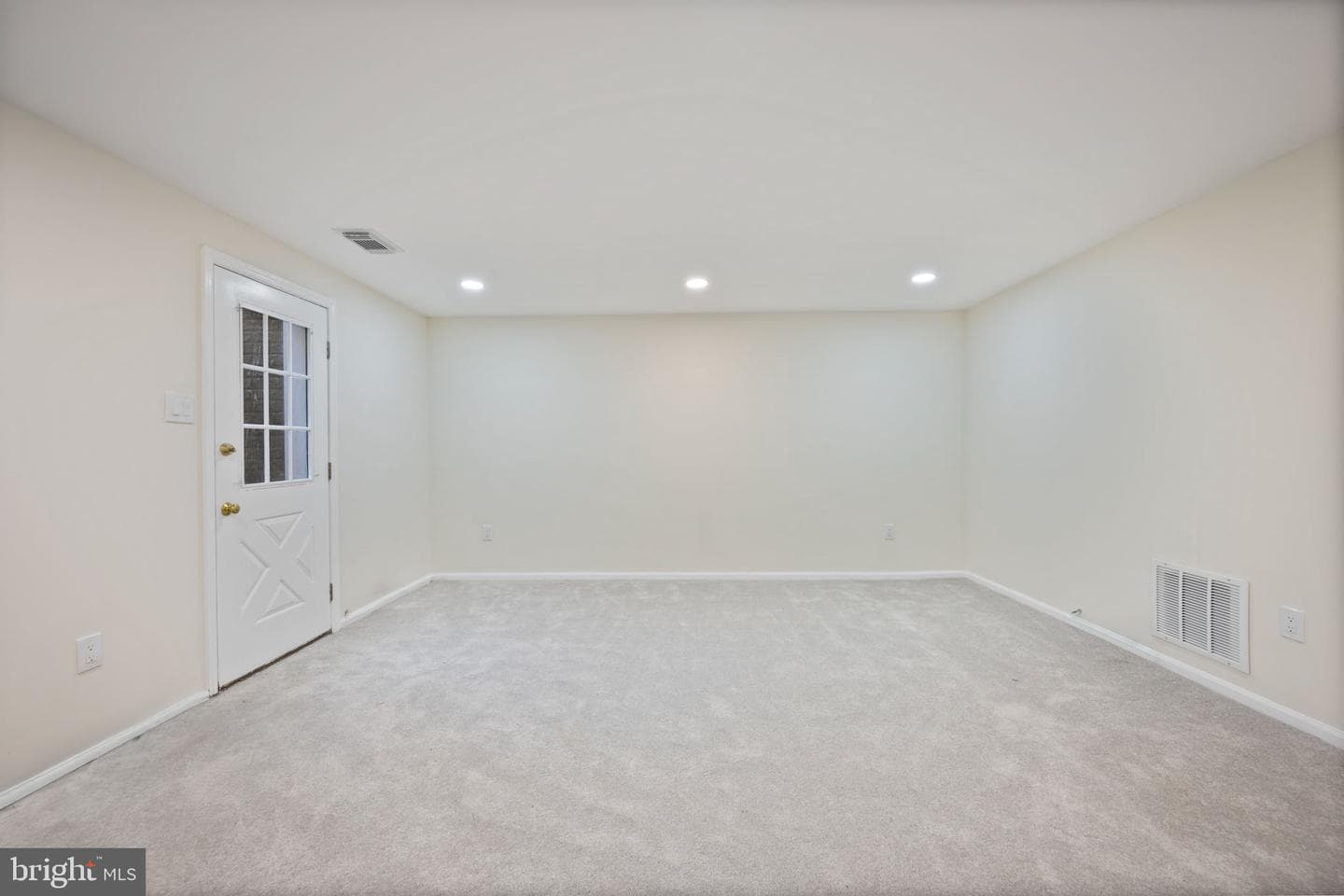 2836 Nomad Court W photo 32