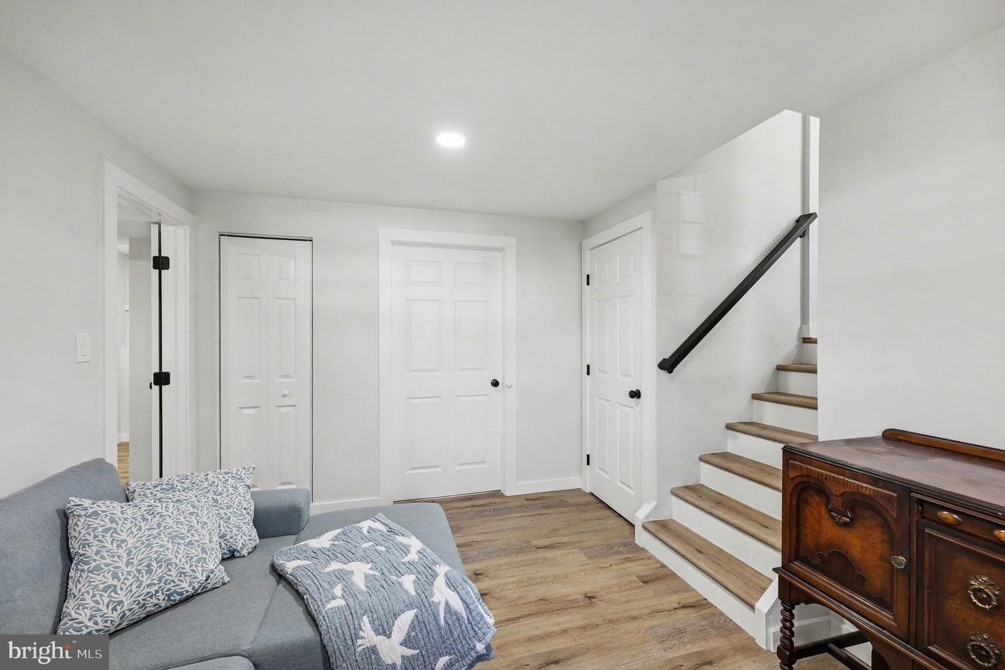9205 Friar Road photo 4