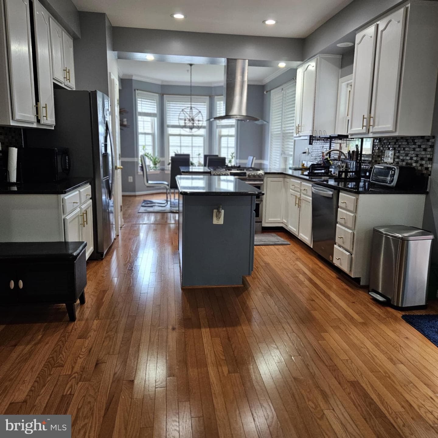 7605 Stratfield Lane photo 11