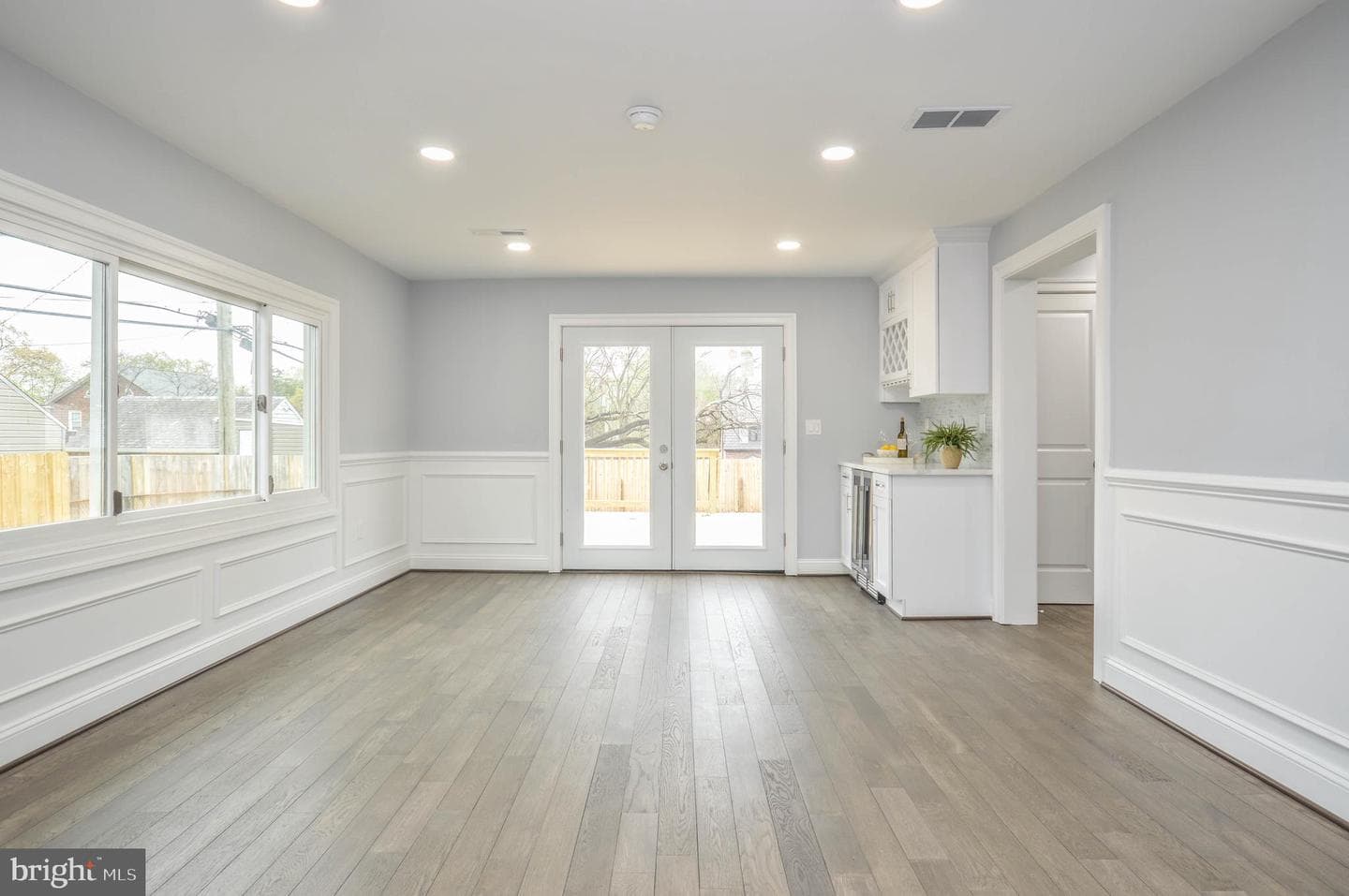 2807 Belleview photo 18