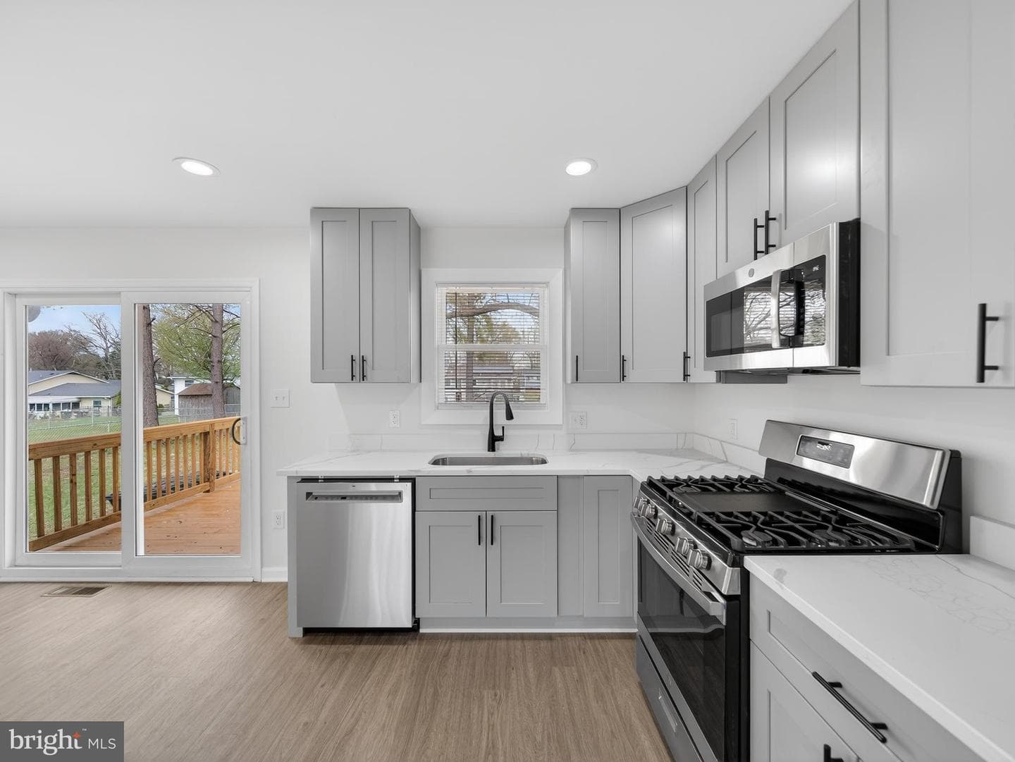 8608 Girard Street photo 11