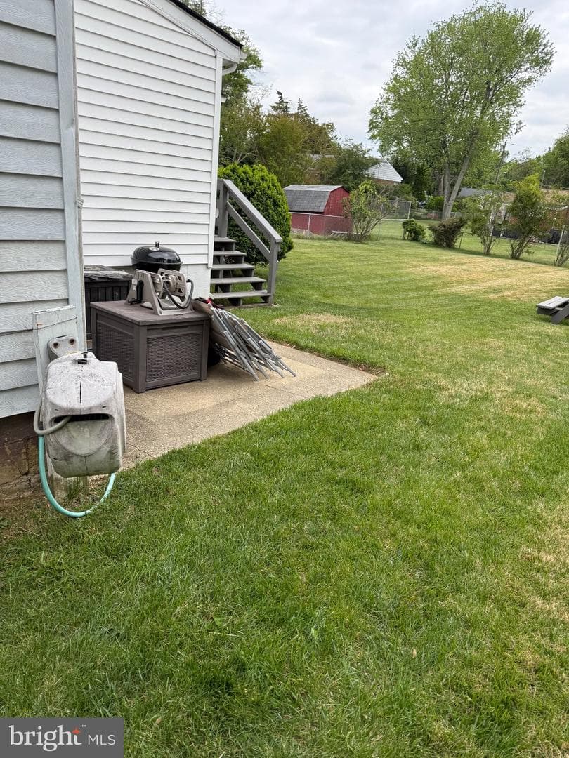 6117 Auth Road photo 7