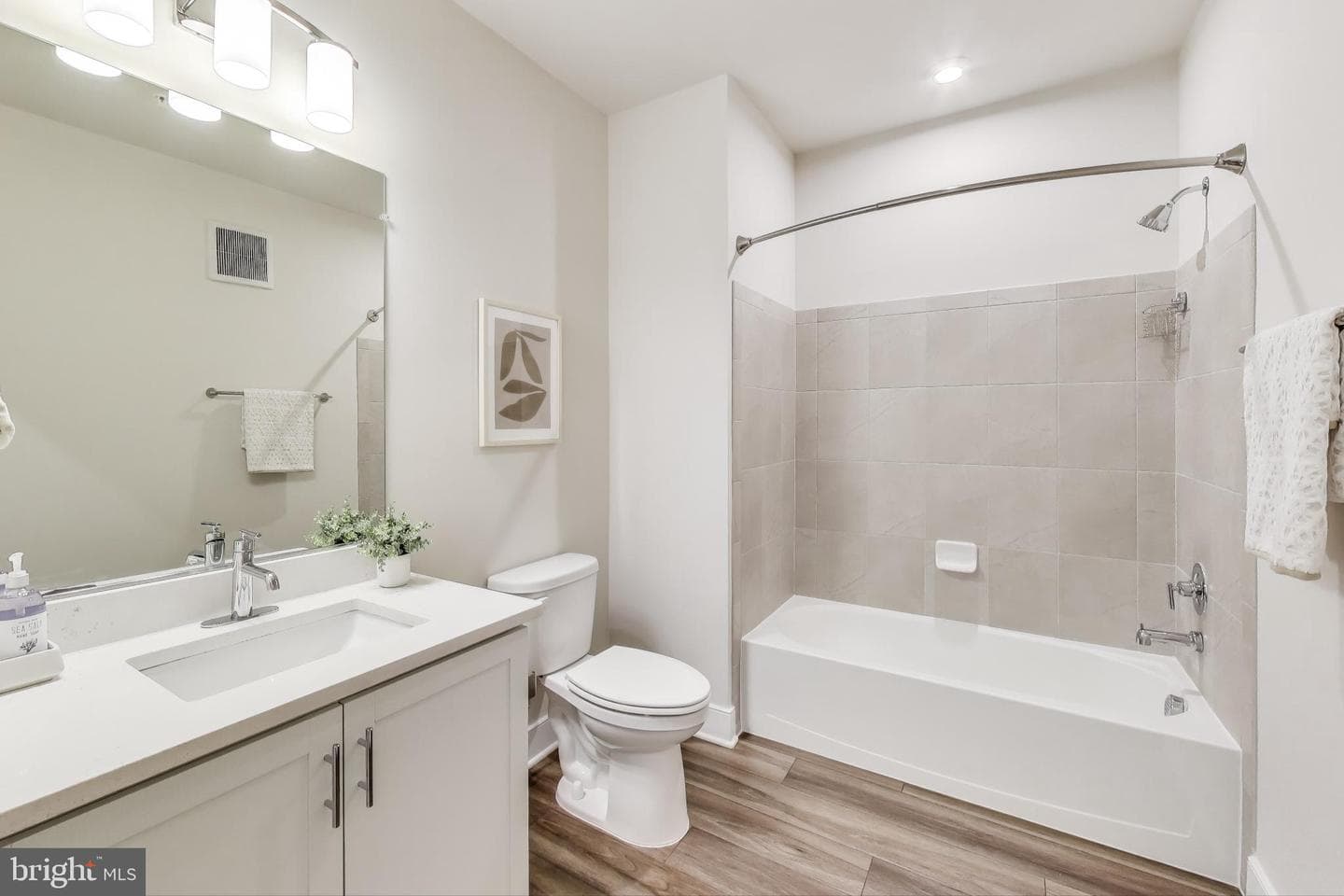 104 Saint Ives Place #202 photo 35