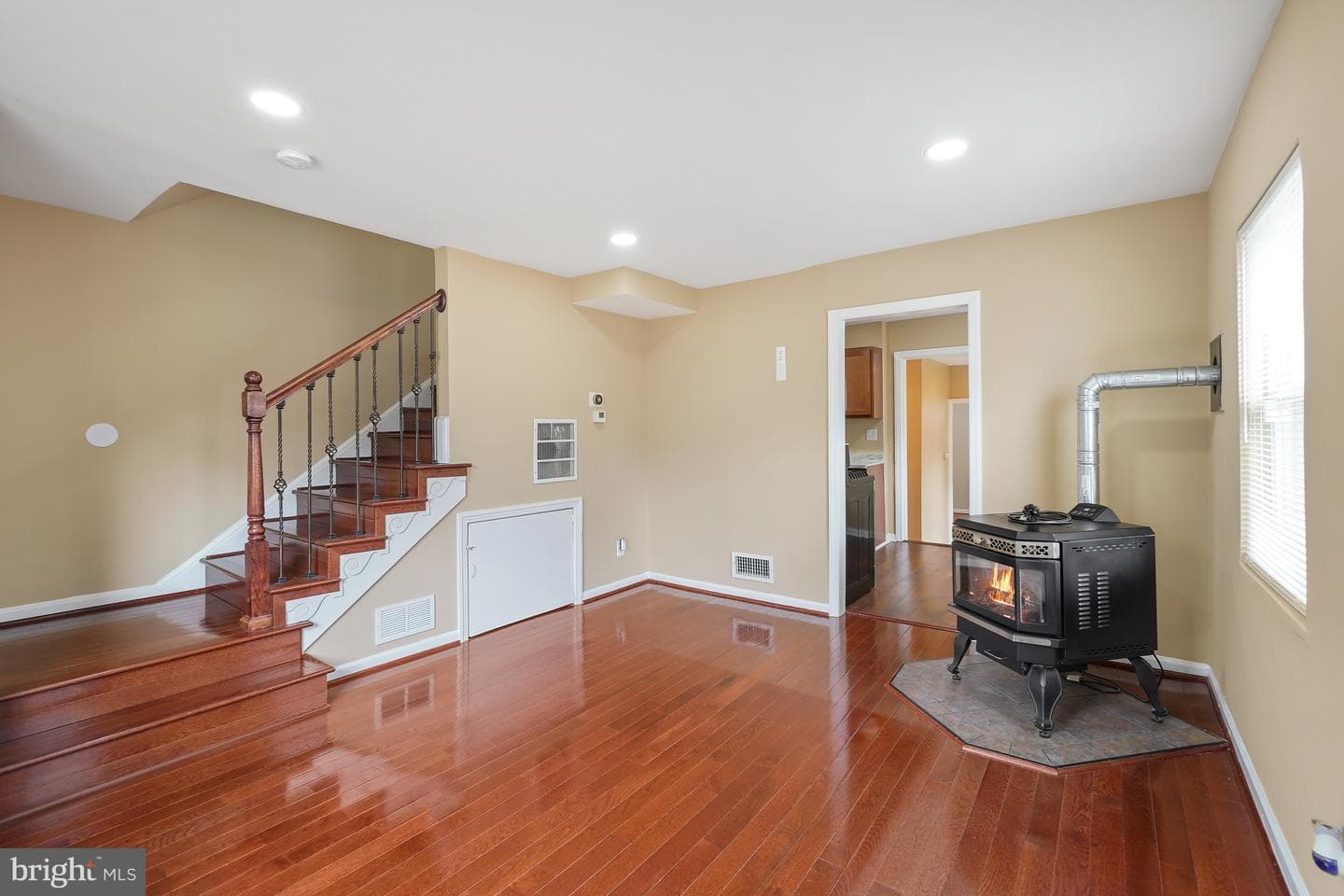 705 71st Avenue photo 3