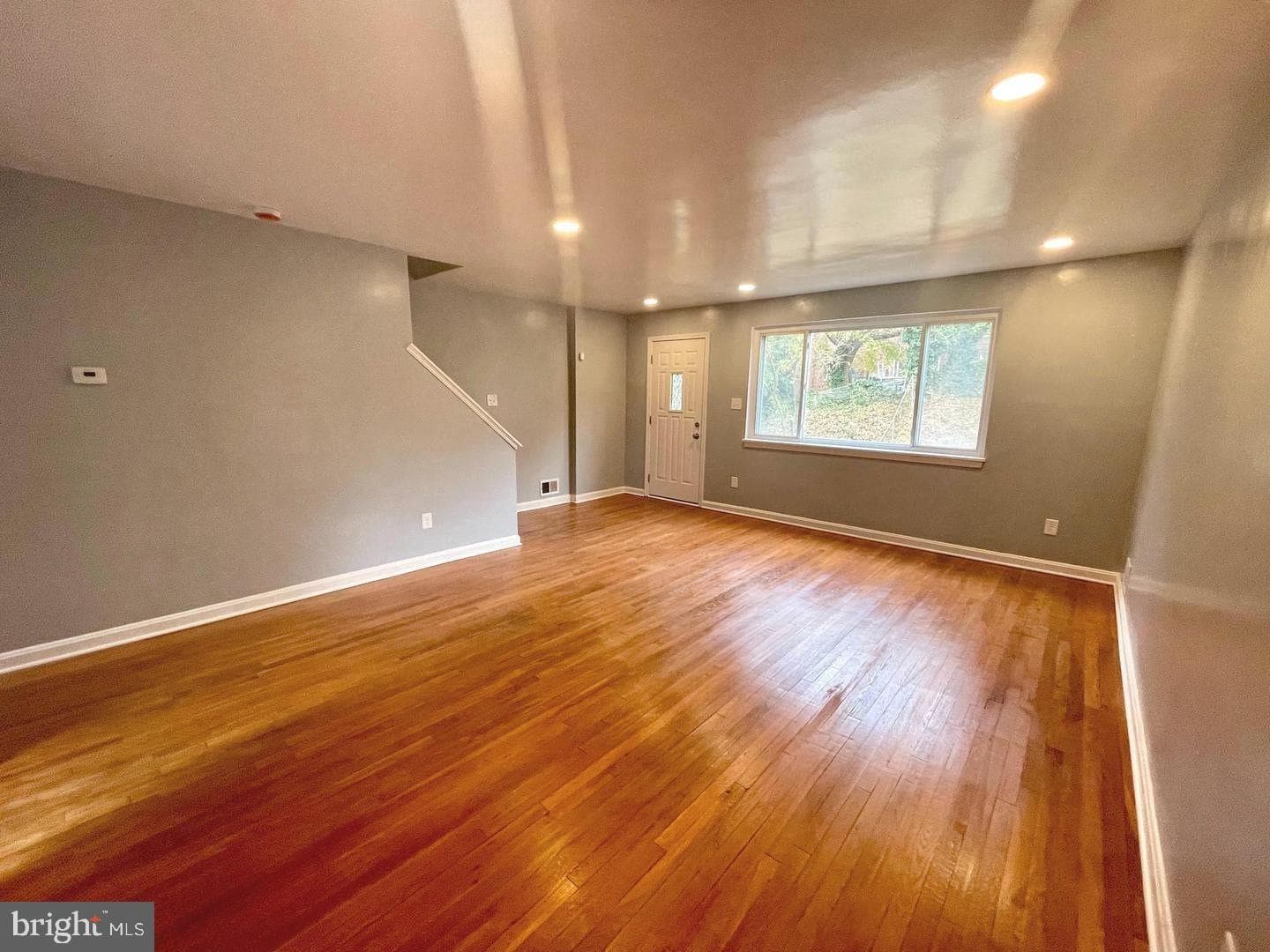 5028 Roseld Court photo 3