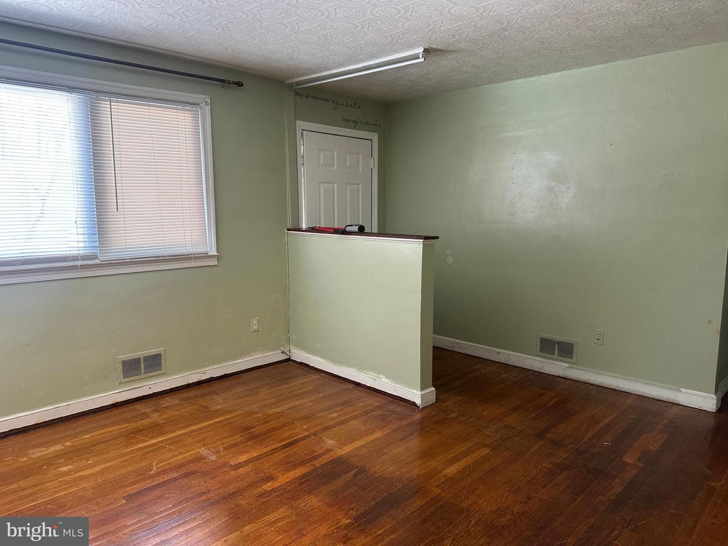 1504 5th Street photo 2