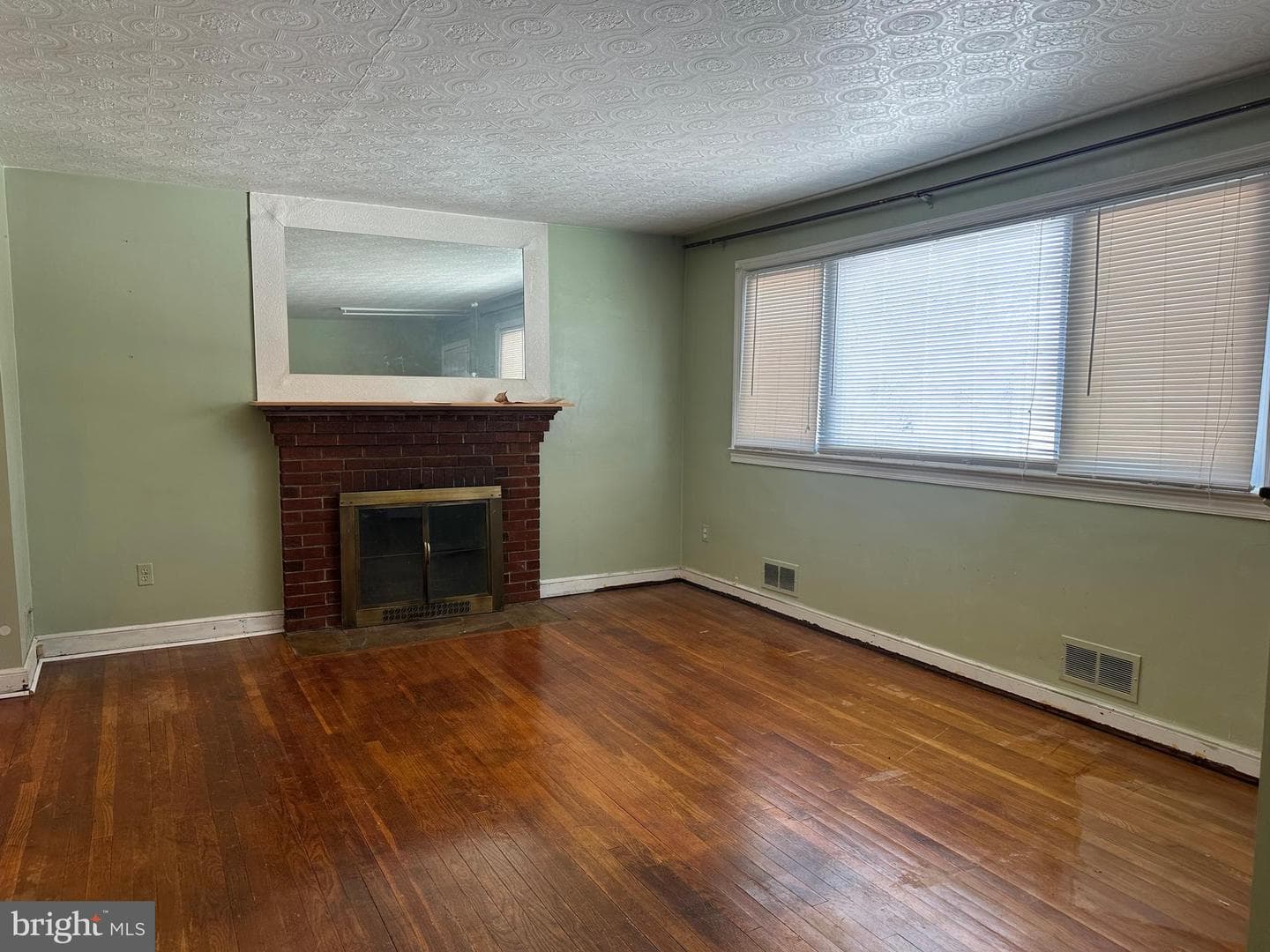 1504 5th Street photo 3