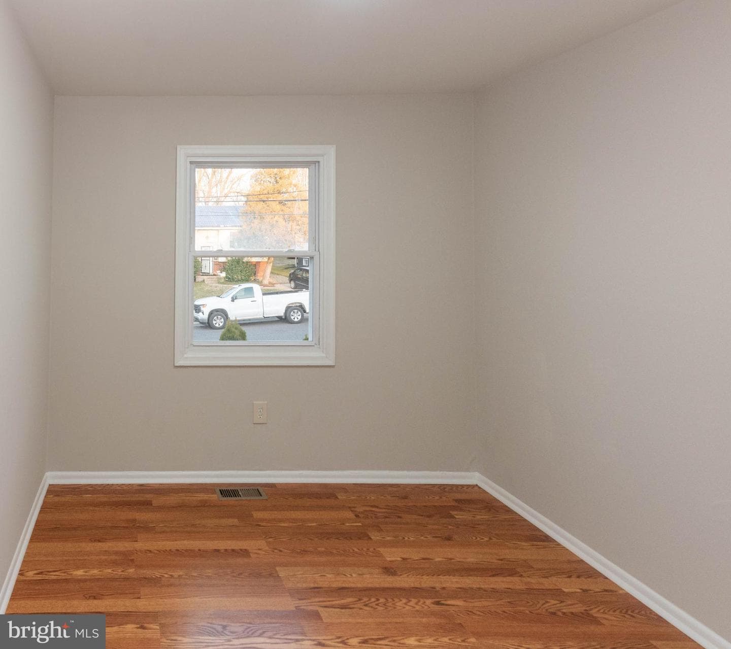 7917 Grant Dr photo 28