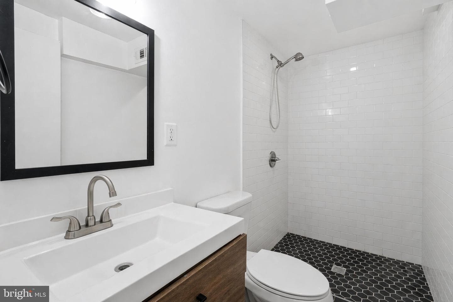 8611 35th Avenue photo 12