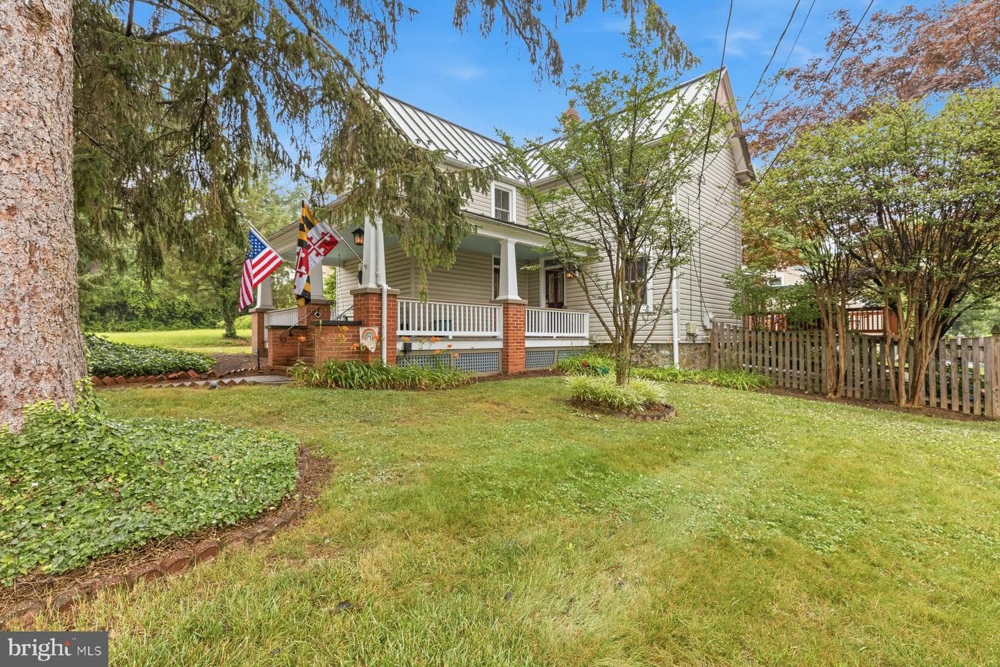 1105 Montgomery St photo 27