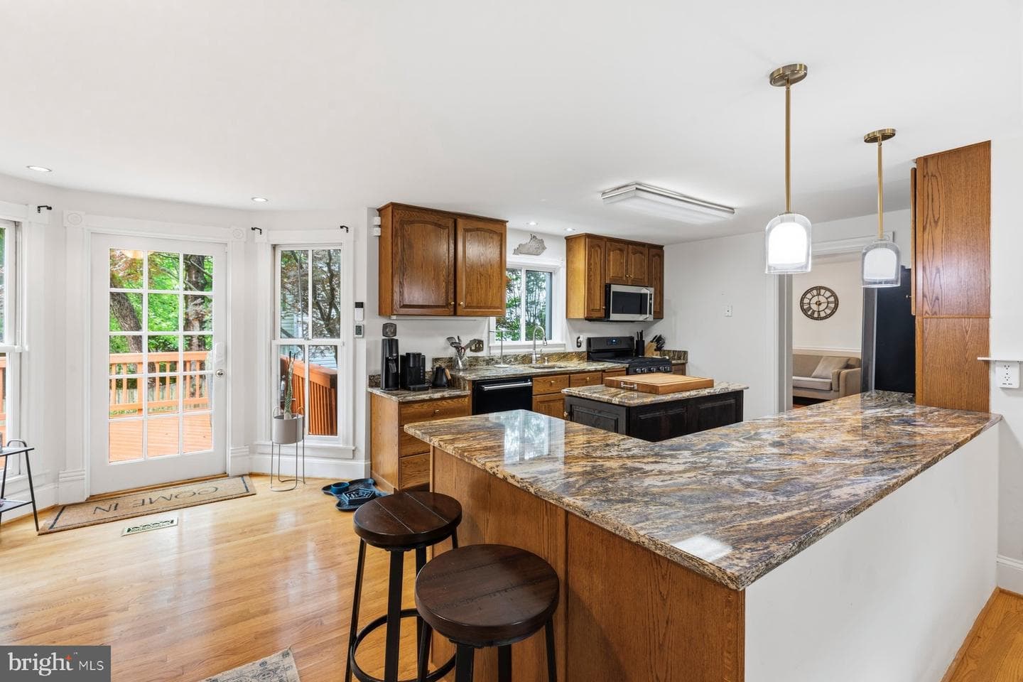 1105 Montgomery St photo 5