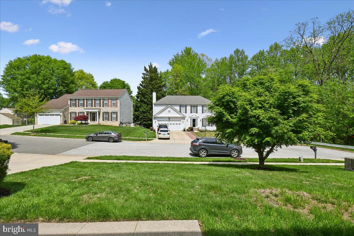 903 Brook Street photo 3