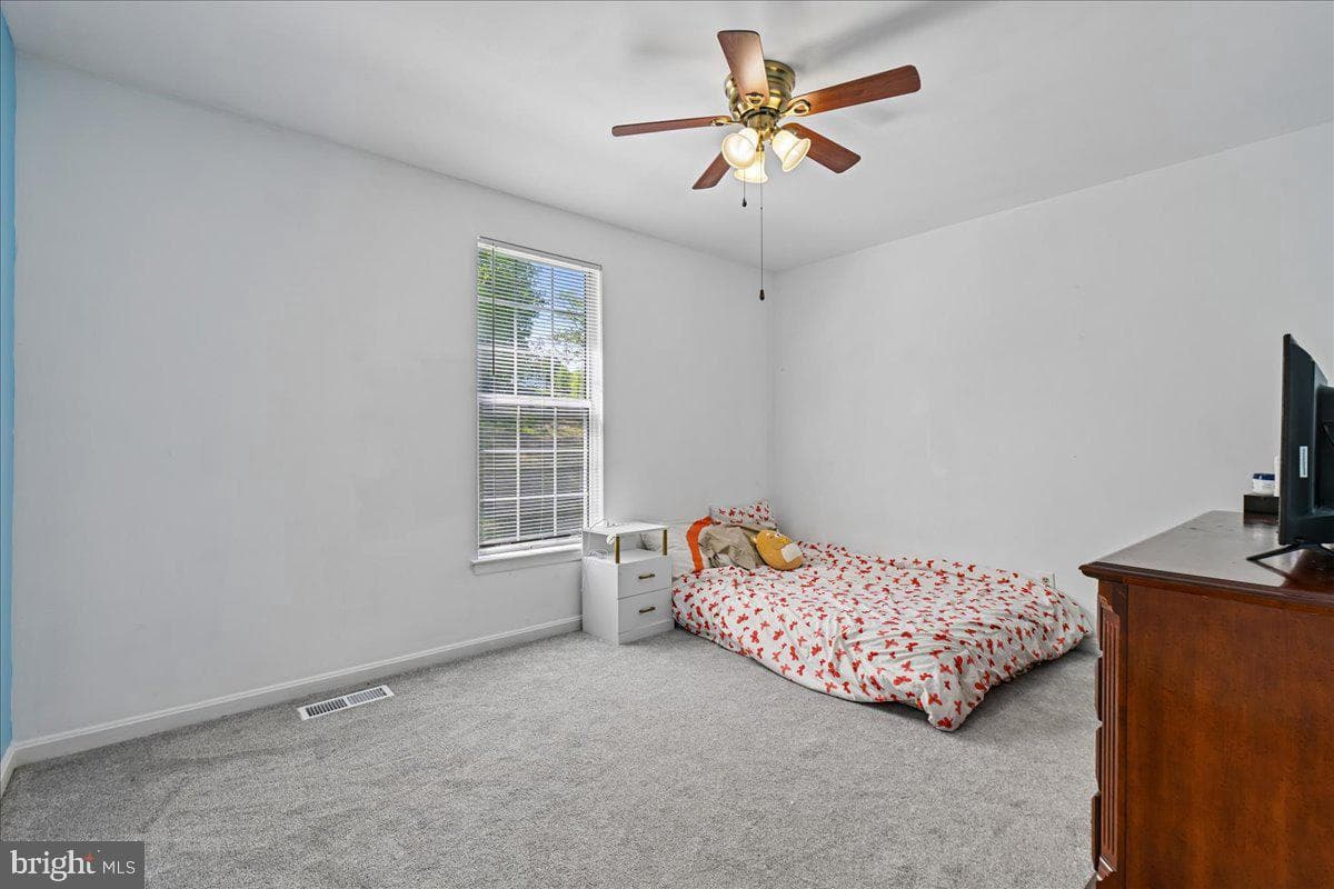 903 Brook Street photo 38
