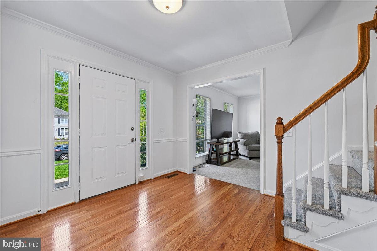 903 Brook Street photo 6