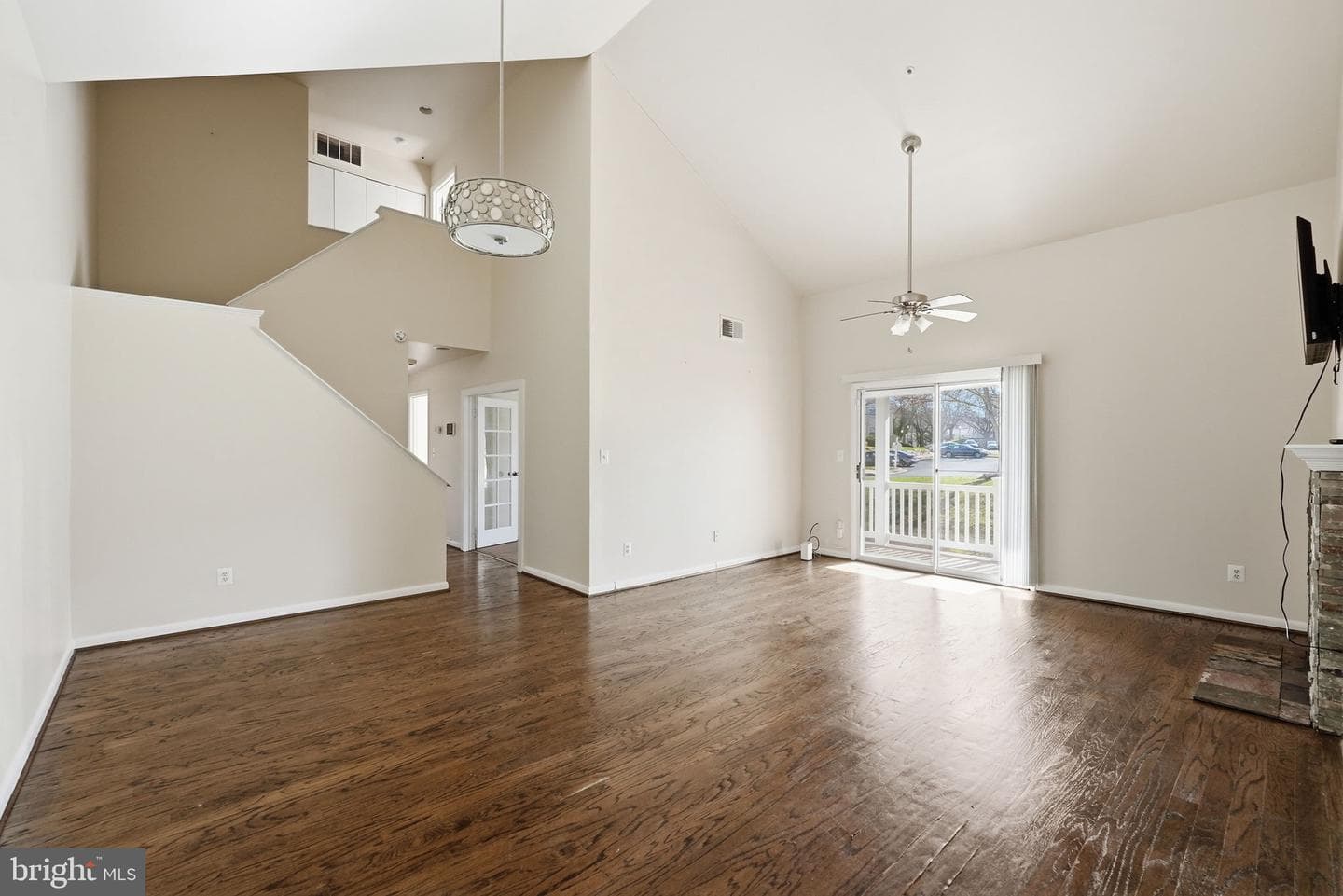 1003 Spring Valley Court photo 3