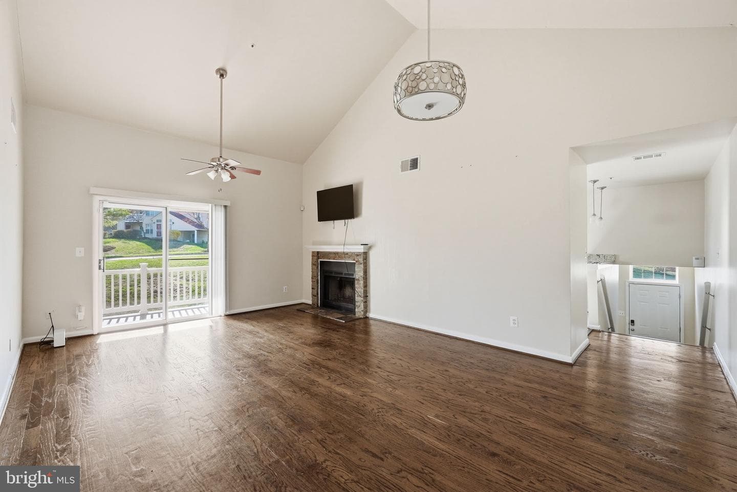 1003 Spring Valley Court photo 4