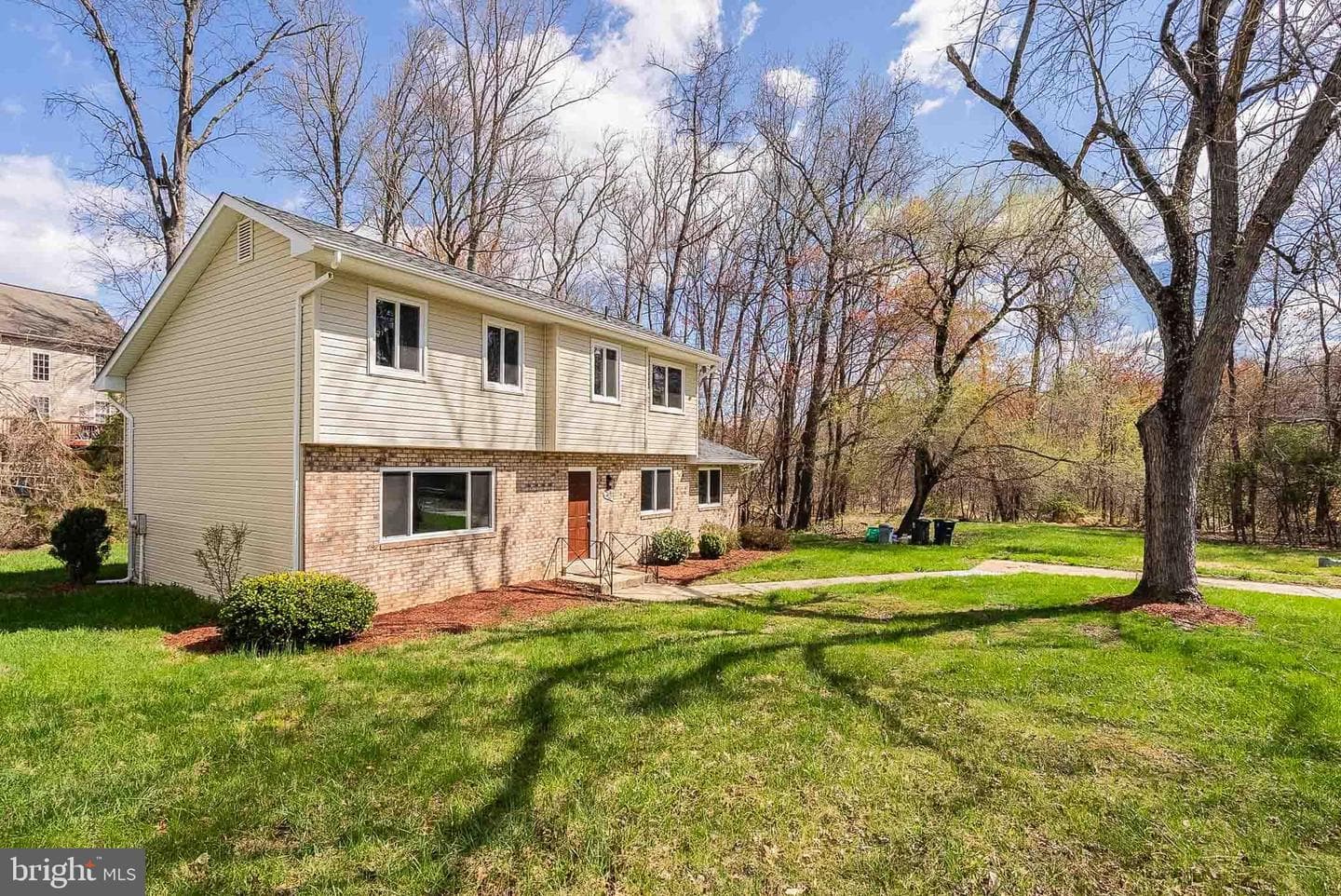 402 Warburton Oaks Drive photo 30