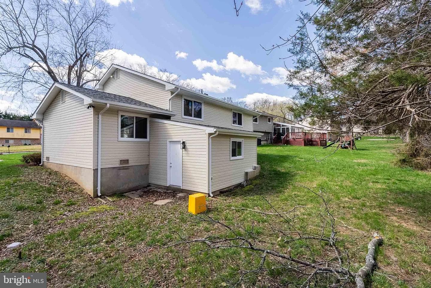 402 Warburton Oaks Drive photo 34