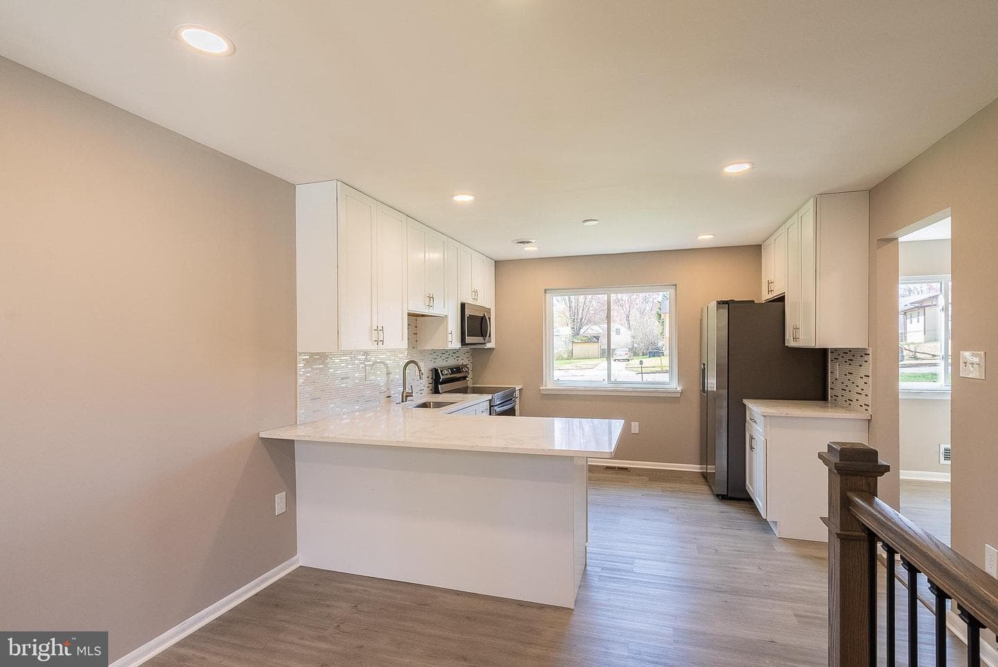 402 Warburton Oaks Drive photo 6