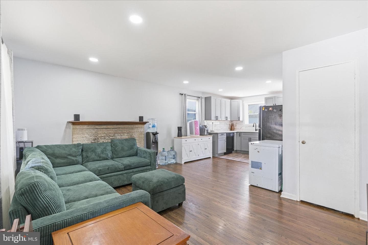 6929 Decatur Place photo 5