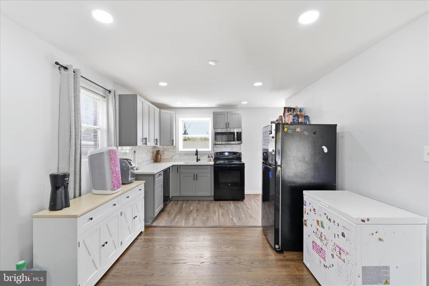 6929 Decatur Place photo 9