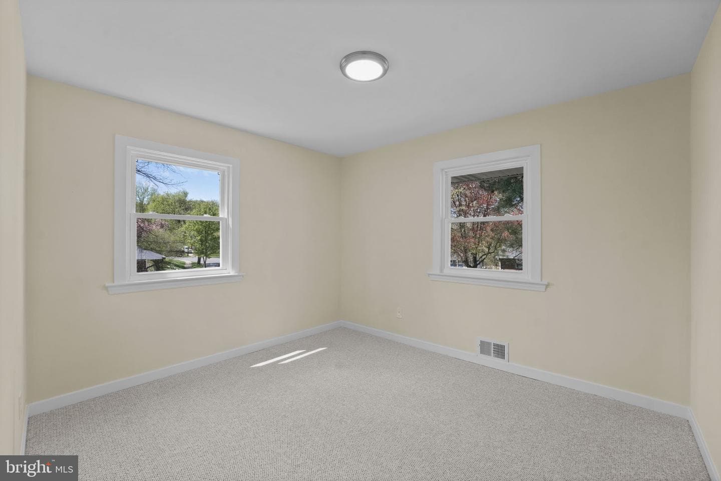 8405 Ravenswood photo 26