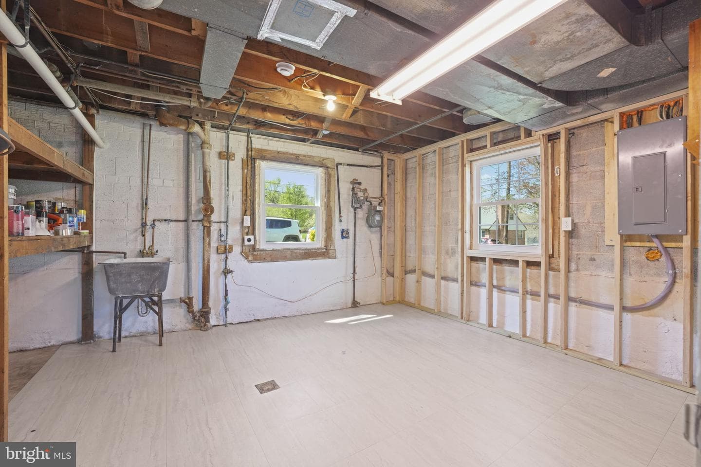8405 Ravenswood photo 46