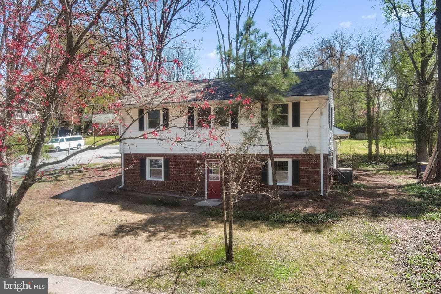 8405 Ravenswood photo 58