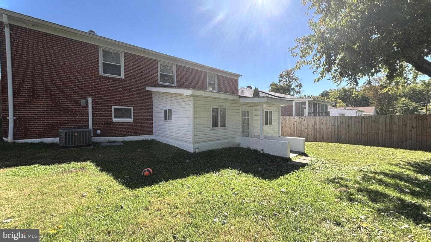 9906 Lanham Severn Road photo 34