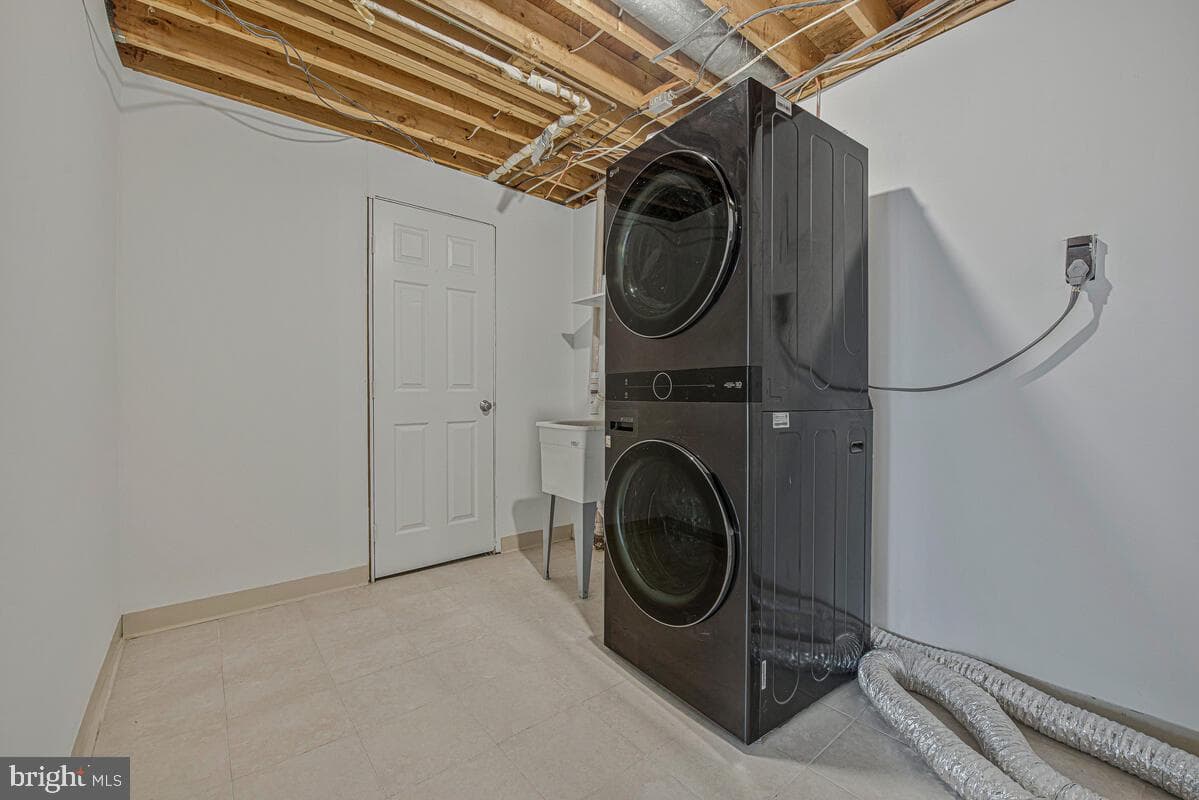 12817 Lampton Lane photo 32
