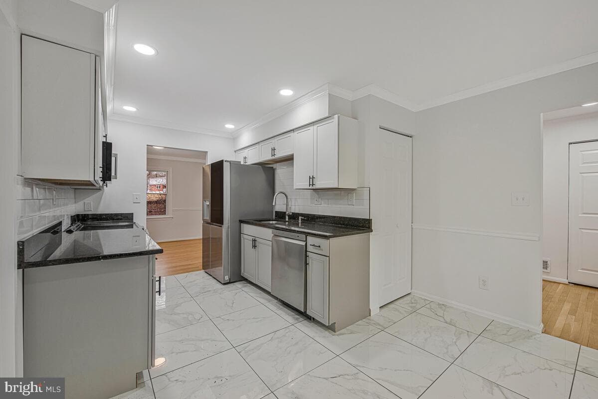 12817 Lampton Lane photo 8