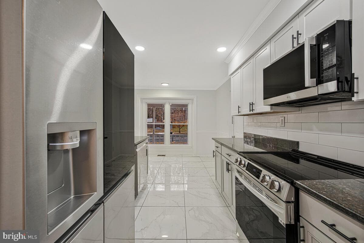 12817 Lampton Lane photo 9