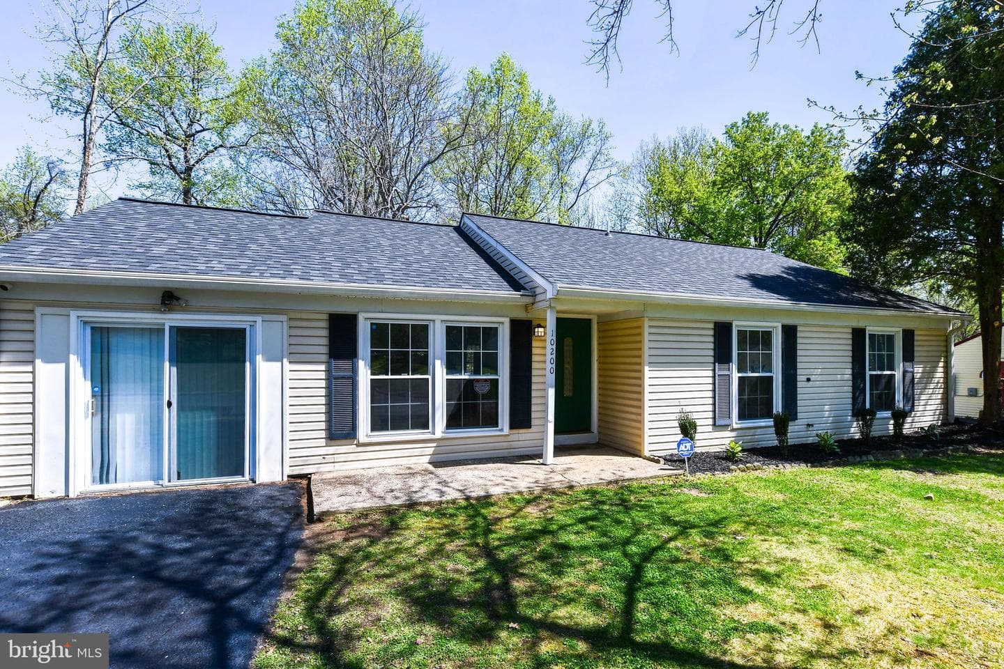 10200 New Orchard Drive photo 3
