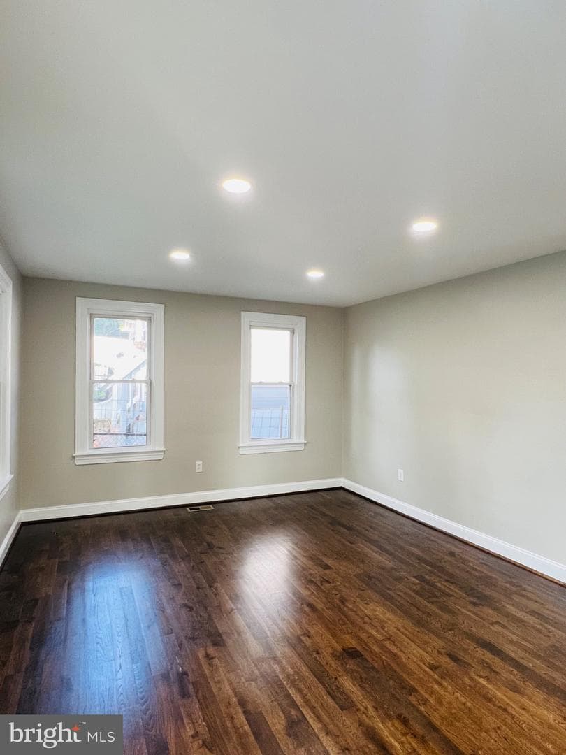5709 Dade Street photo 15