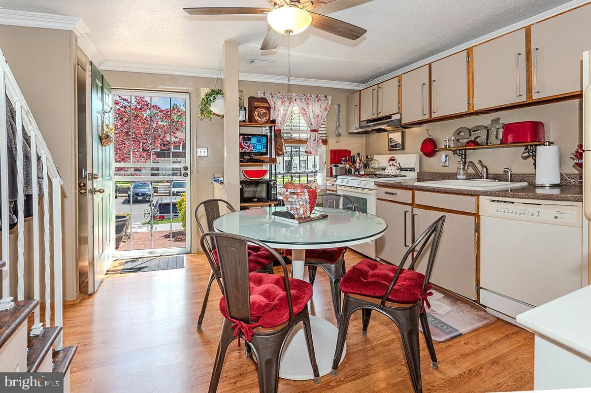 1732 Village Green Drive #a-17 photo 3