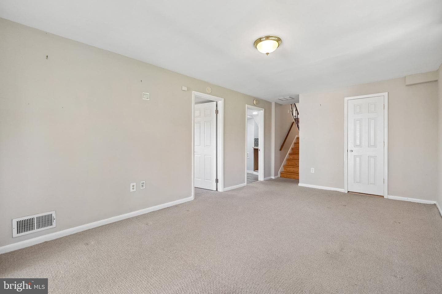 6203 Tyburn Street photo 26