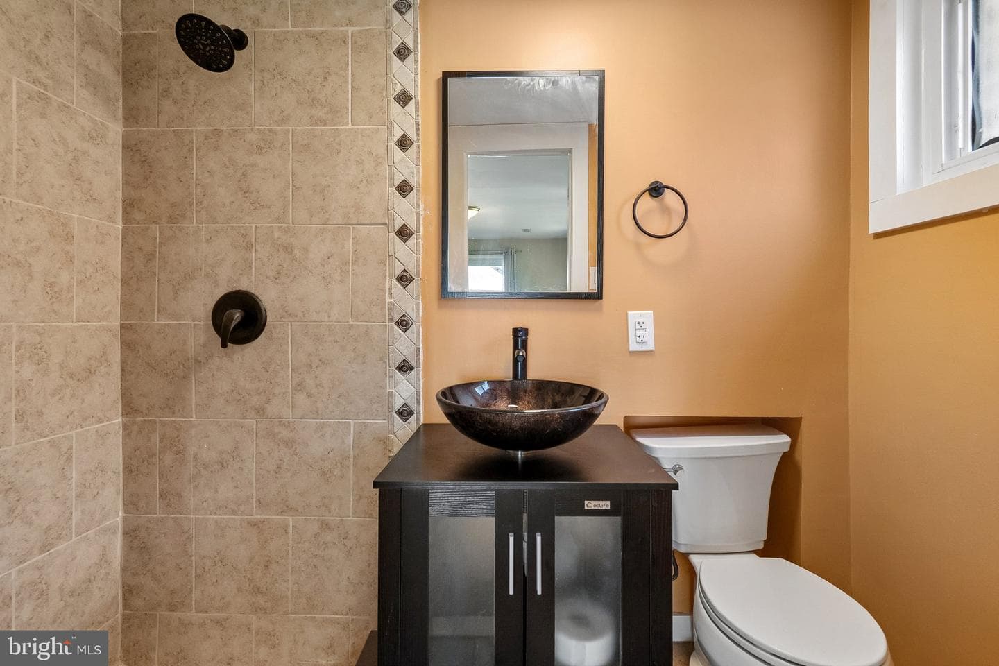 6203 Tyburn Street photo 30