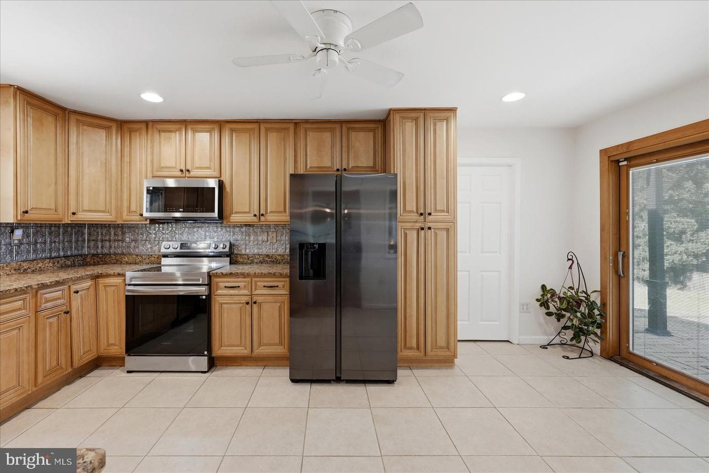 12847 Holiday Lane photo 8