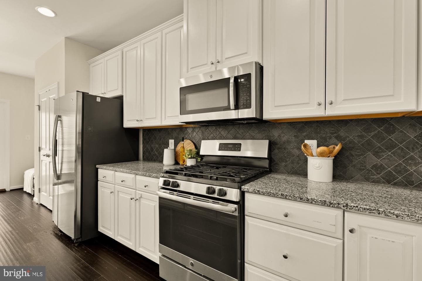 5307 Smiths Cove Lane photo 12