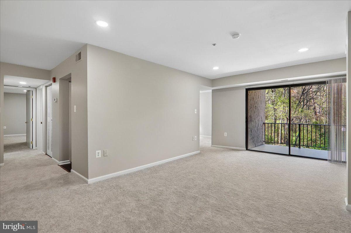 7806 Hanover Parkway #307, Greenbelt
