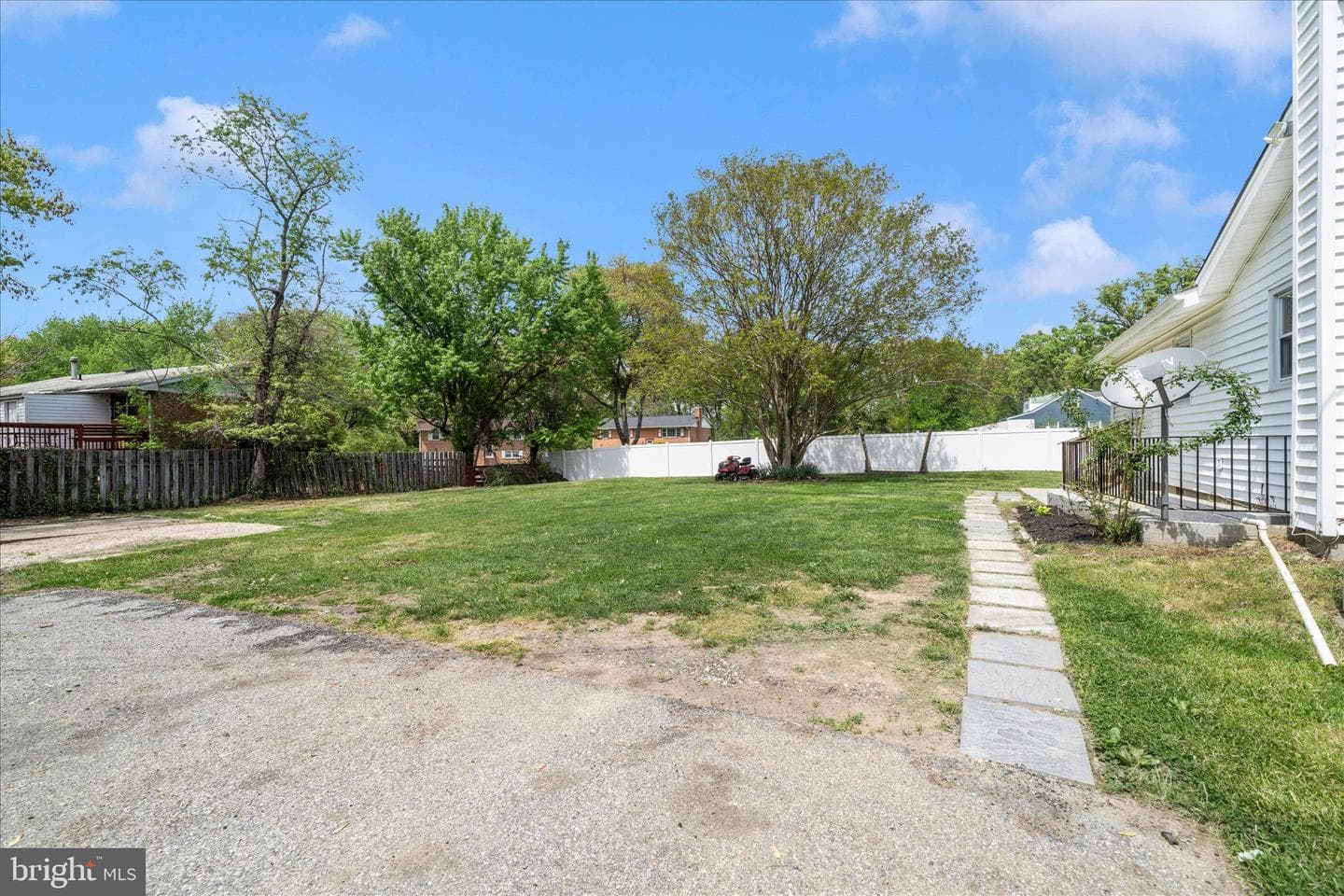 6737 Allentown Road photo 10
