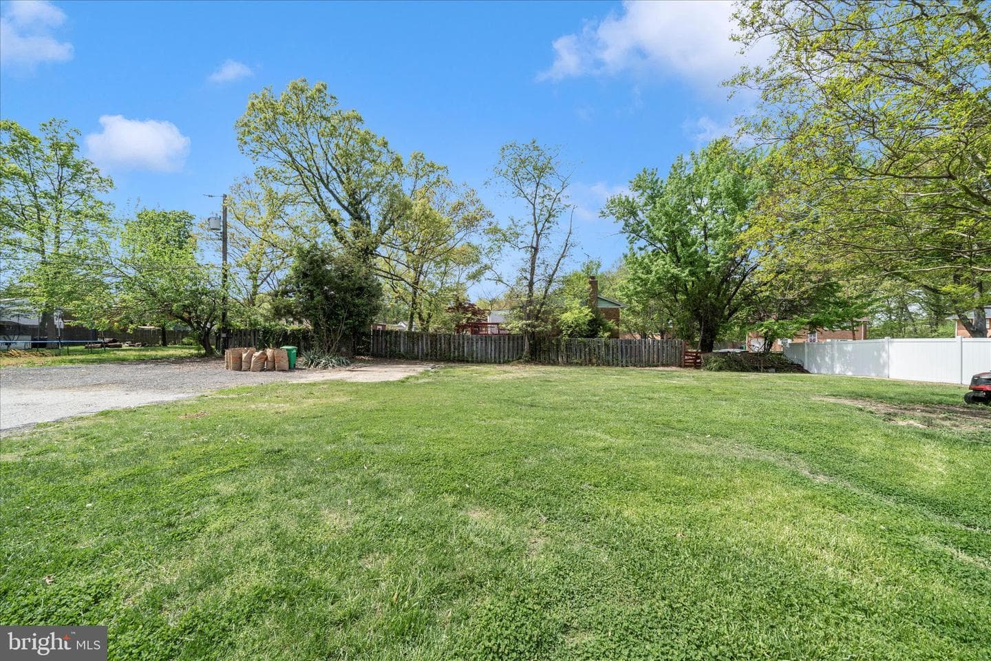 6737 Allentown Road photo 11