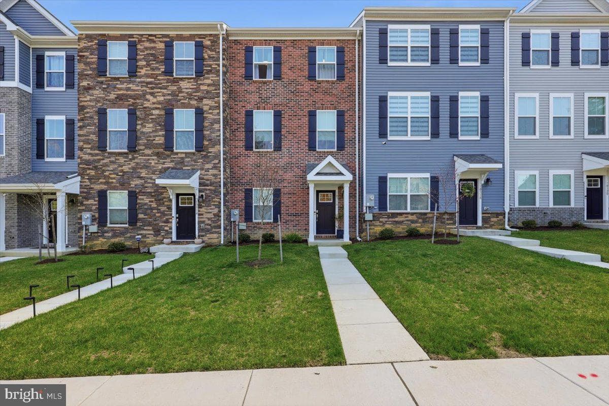 10316 Serenade Court, Clinton