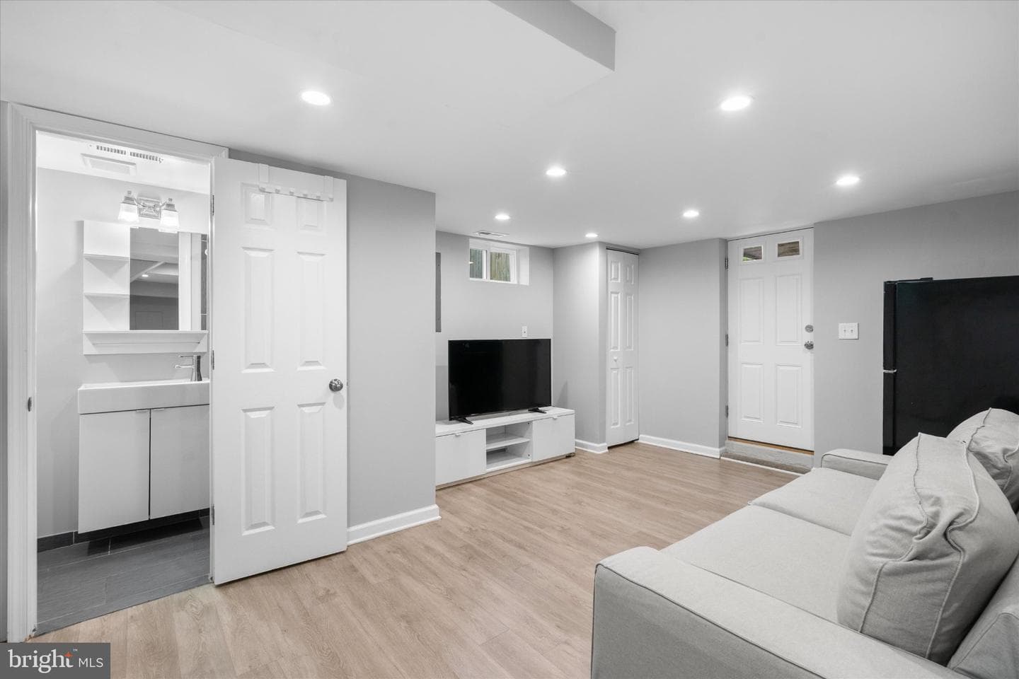 4814 Fox Street photo 18