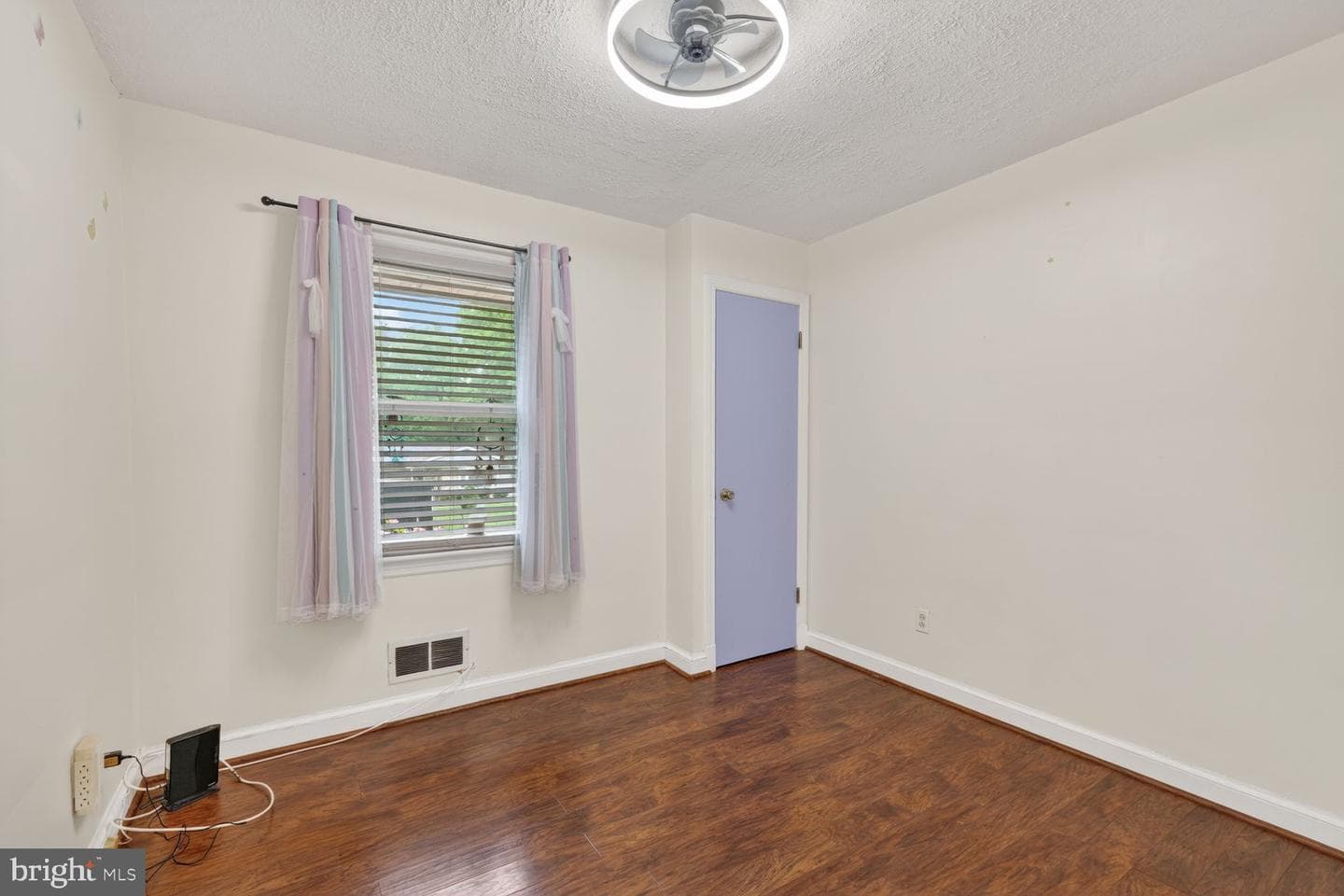 3804 Hemlock Place photo 14