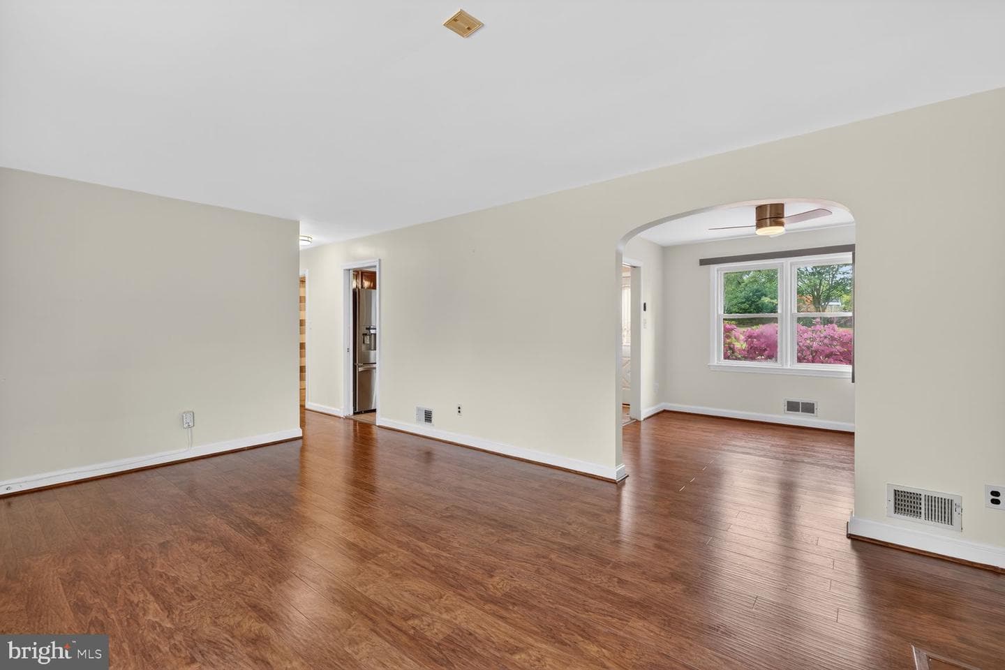 3804 Hemlock Place photo 4