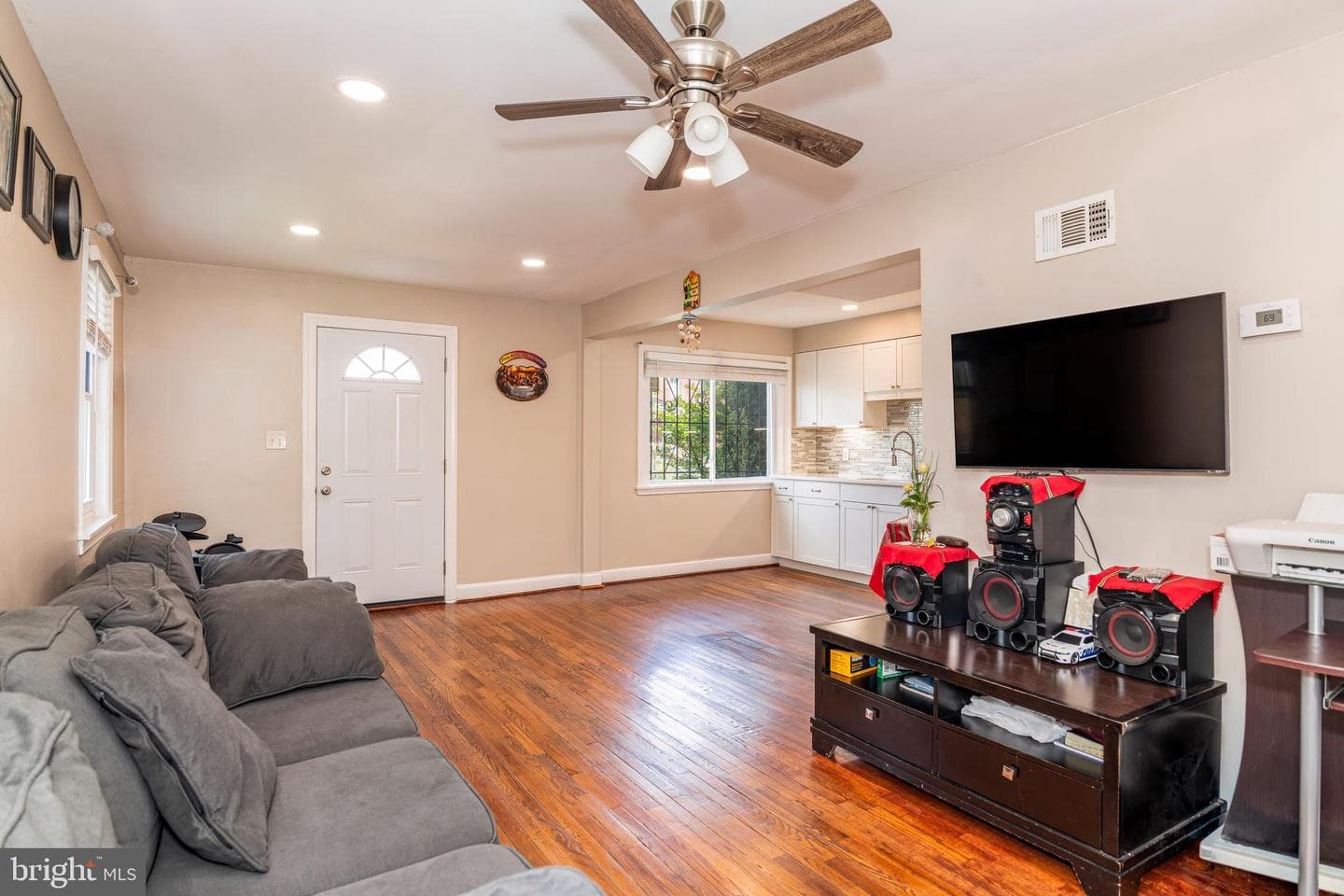 817 Berkshire Drive photo 4
