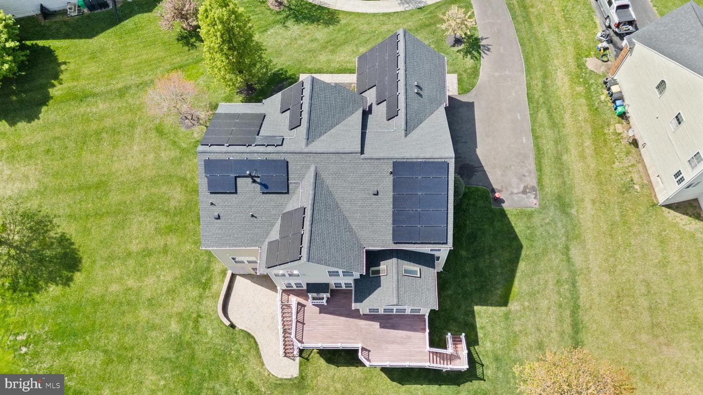 10916 Sir Paul Place photo 10