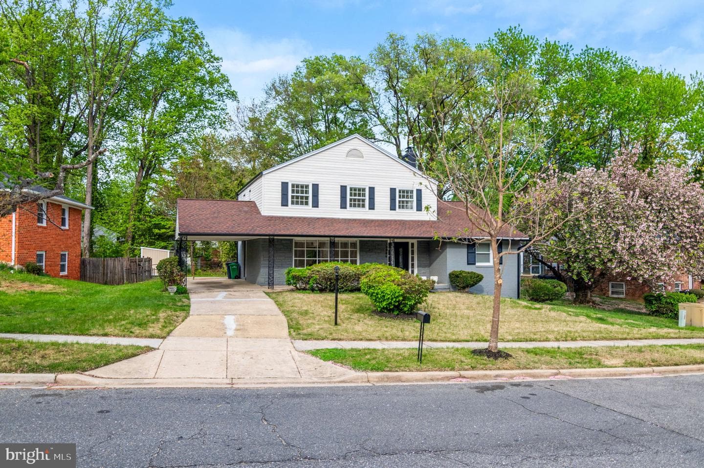 10906 Bennington Drive photo 2