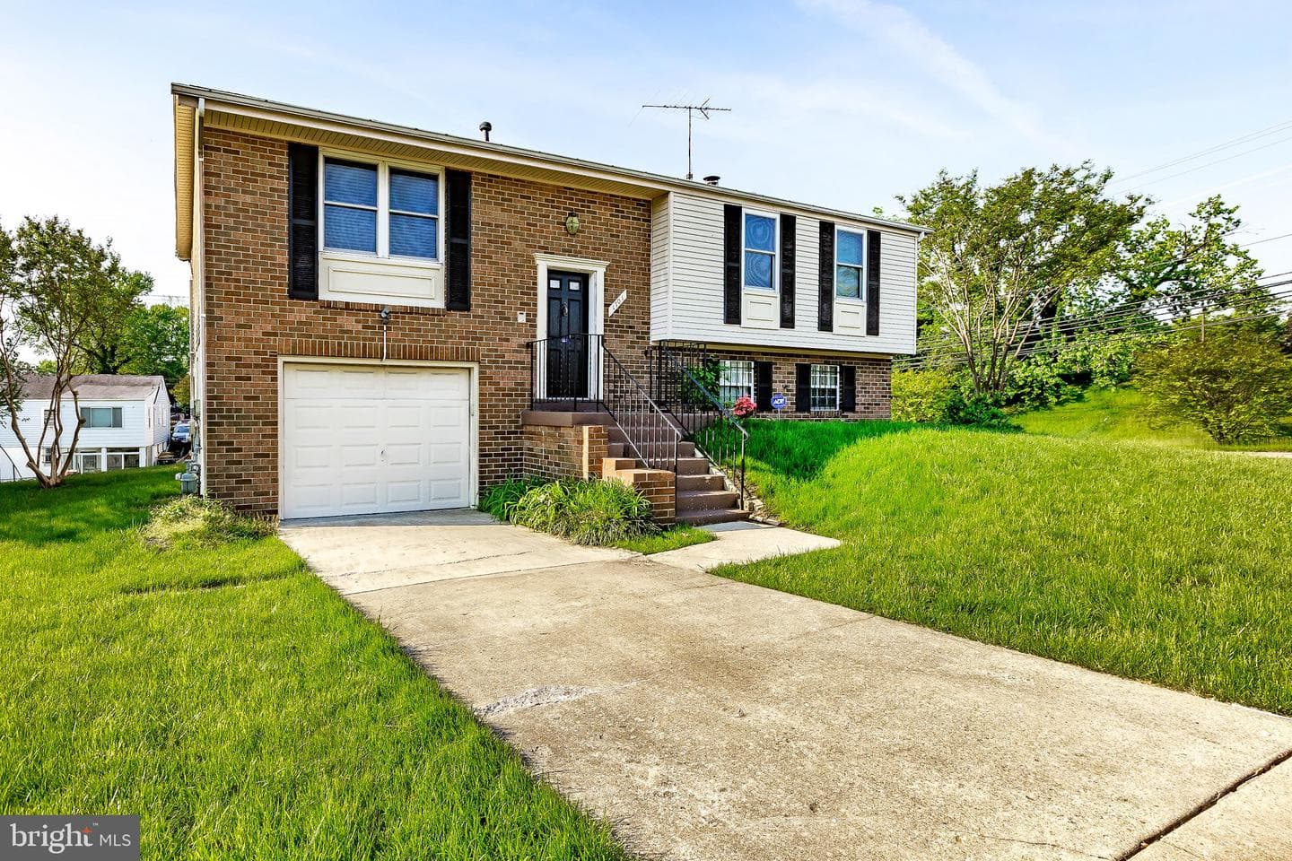 1701 Dekalb Court photo 3